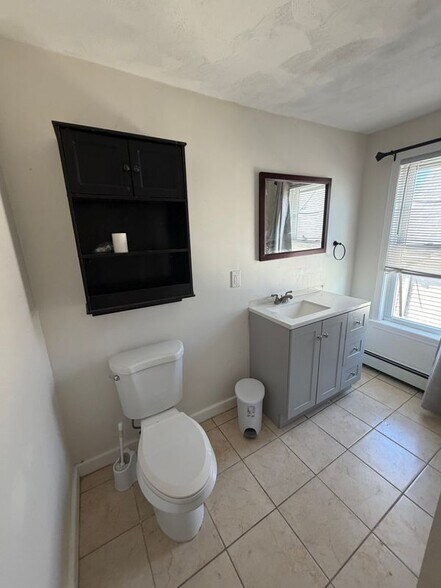 Building Photo - 10 Neptune St Ct
