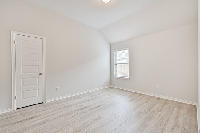 Building Photo - 7019 Terra Dr