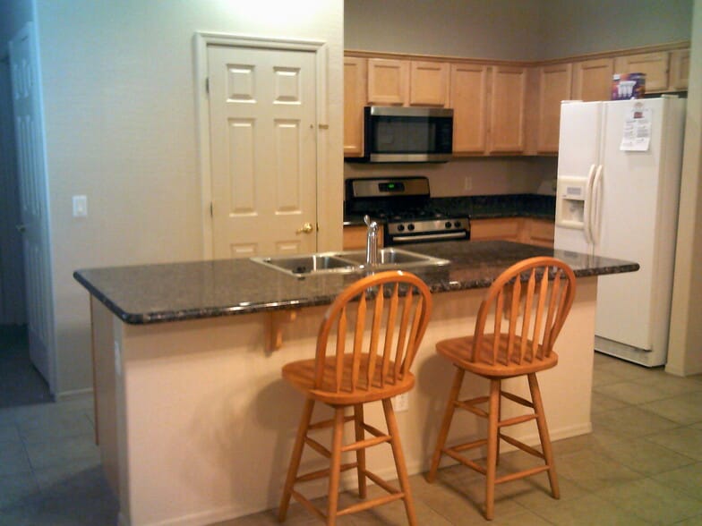 Building Photo - 1725 Oro Dr