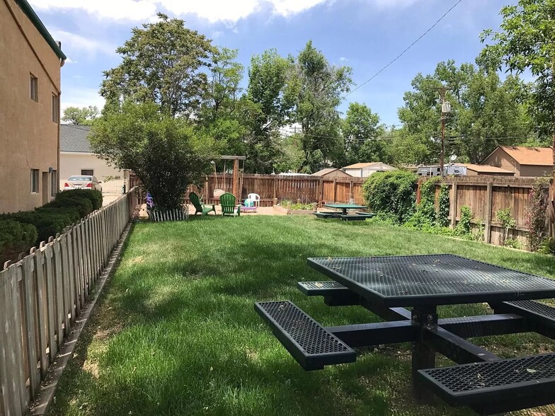 Building Photo - 405-407 E. Simpson Street