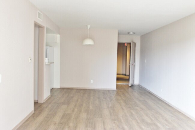 Building Photo - Lido Apartments - 3130 Bagley Ave