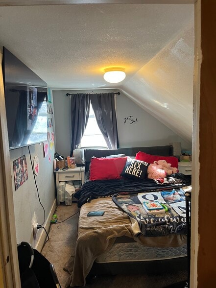 Building Photo - 13 Albro Ave