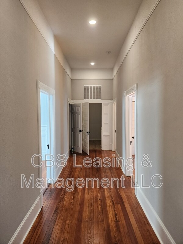 Building Photo - 2908 10th Ave