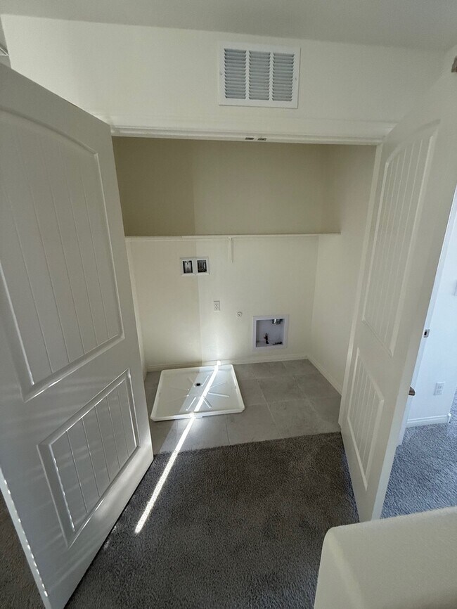 Building Photo - 8069 Athos Ct
