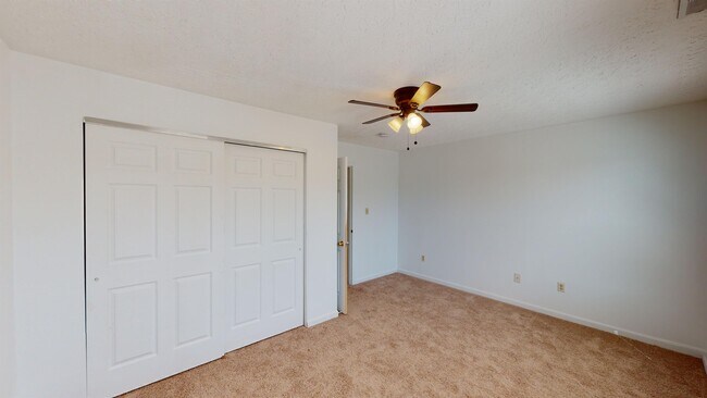 Building Photo - 2229 Symmes St