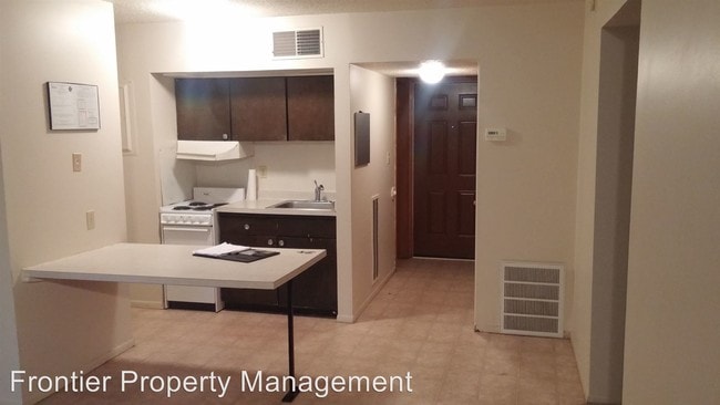 Building Photo - 1500 McCain Ln