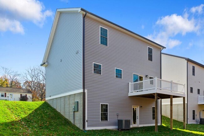 Building Photo - 317 Ivanhoe Ave