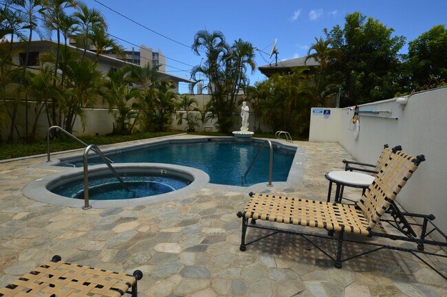 Building Photo - Fountain at Makiki - 3 bedroom, 2 bath con...