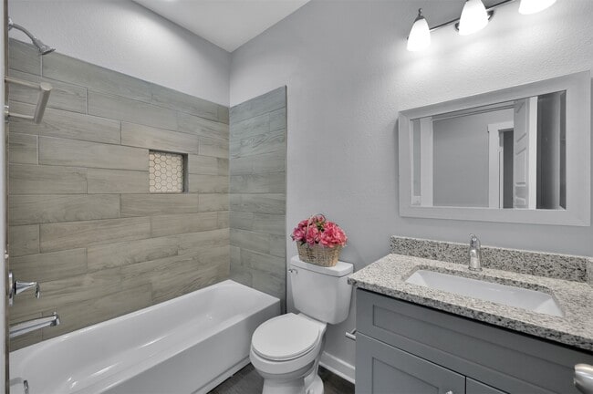 Building Photo - 16646 Meadowcroft St