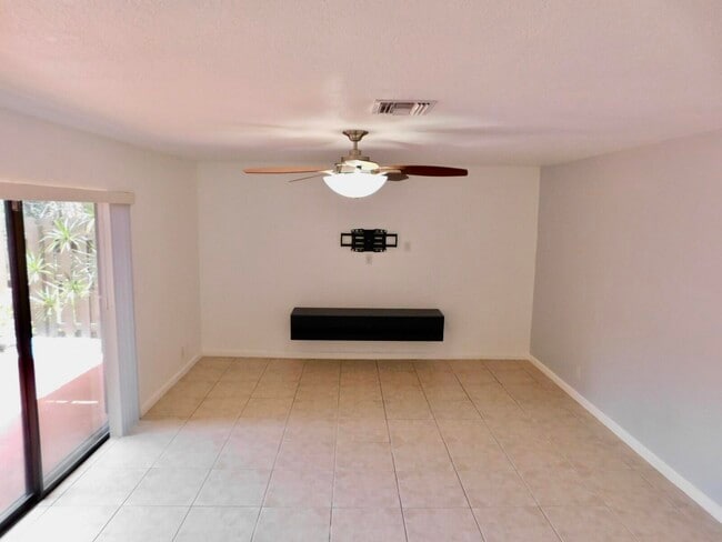 Building Photo - 4155 Turnberry Cir
