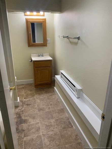 Building Photo - 654 Washington St