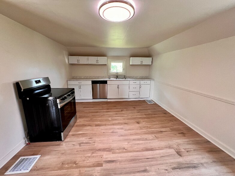 Building Photo - 3495 Caboose Ln