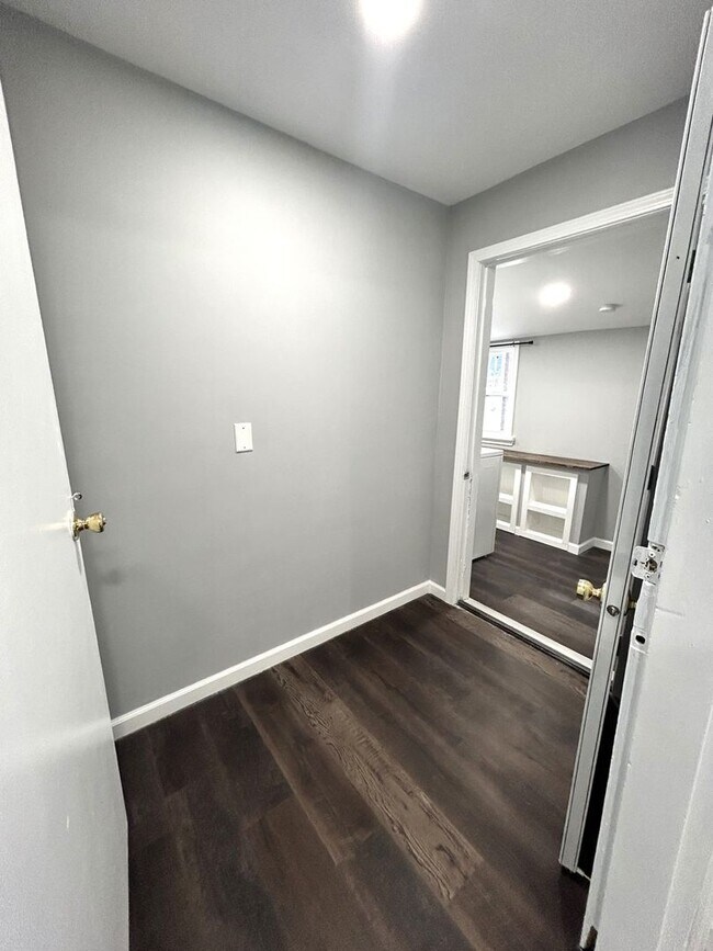 Building Photo - 2941 S 10th St