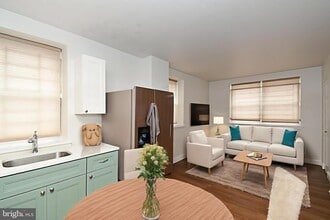 Building Photo - 1554 N Lawrence St