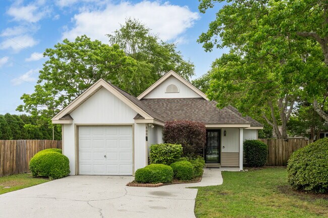 Building Photo - 808 Spy Glass Ct