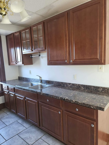 Building Photo - 101 E 2nd Ave