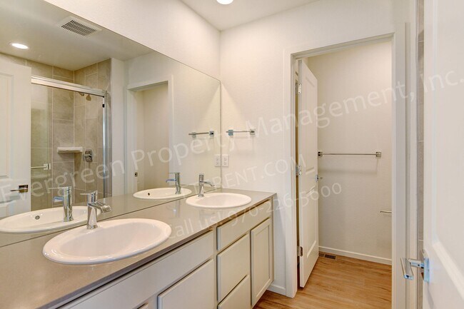 Building Photo - 4954 Denys Dr.