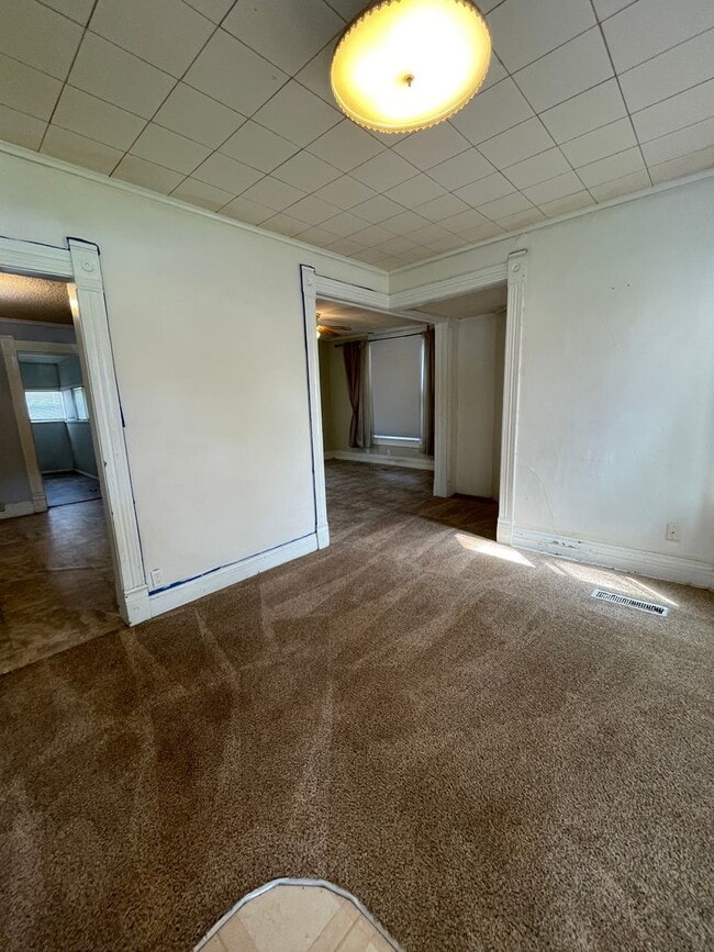 Building Photo - 727 Congress St