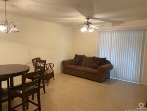 Building Photo - Super cute 1st floor 1 bedroom 1 bath cond...