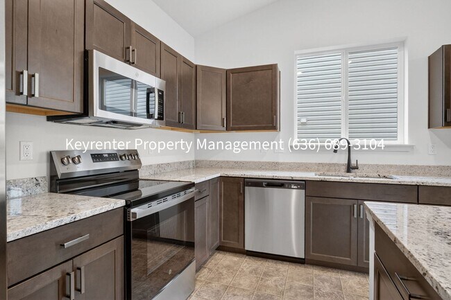 Building Photo - Spacious 3BR Home with Open Floor Plan, Walk-In Closet & Patio