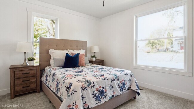 Building Photo - 407 W 1st Ave