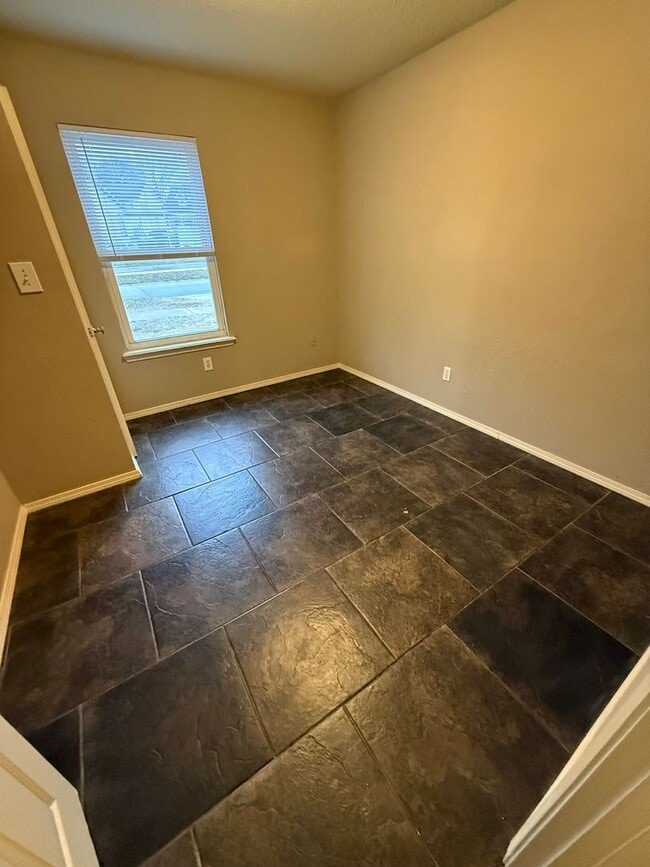 Building Photo - 3 Bed 2 Bath With His & Her Closets upstairs.  Yard Care Included.