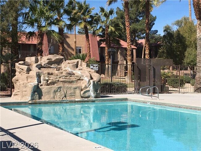 Building Photo - 5220 Indian River Dr