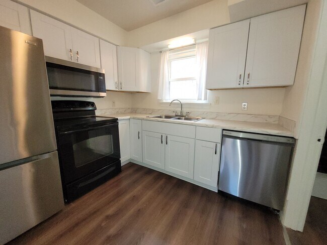 Building Photo - 1012 Oaklawn Ave