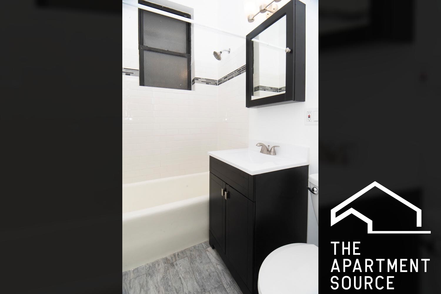 Building Photo - 3841 N Greenview Ave