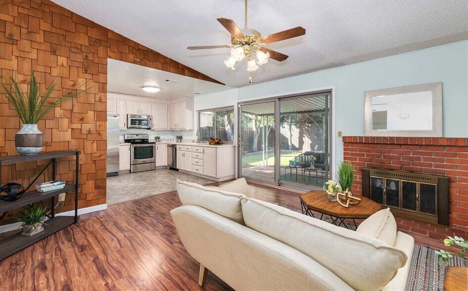 Building Photo - 5951 Hansen Dr