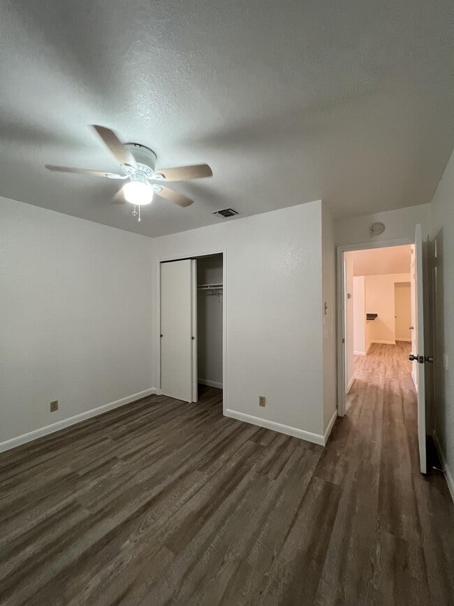 Building Photo - 8848 Meadow Range St