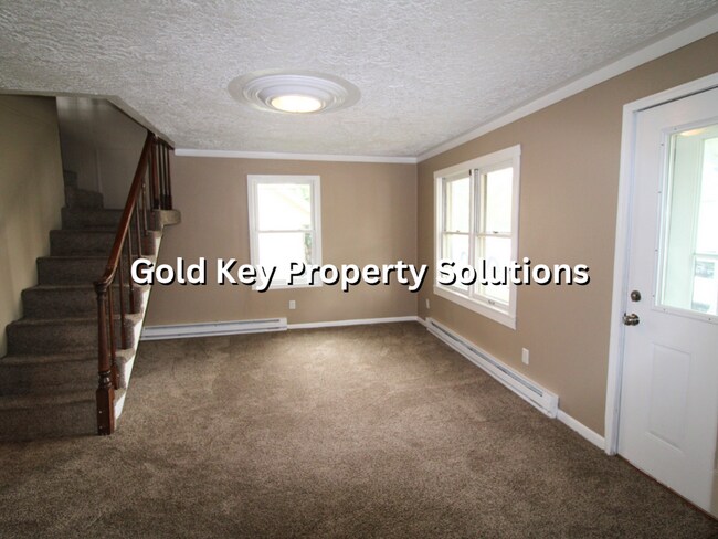Building Photo - All Electric 3 BR 1 BA House with Garage, ...