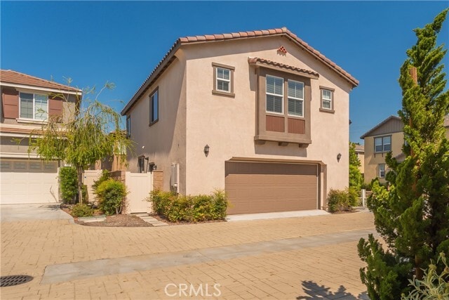 Building Photo - 726 Huron Dr