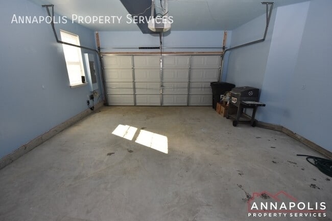 Building Photo - 7956 Patterson Wy