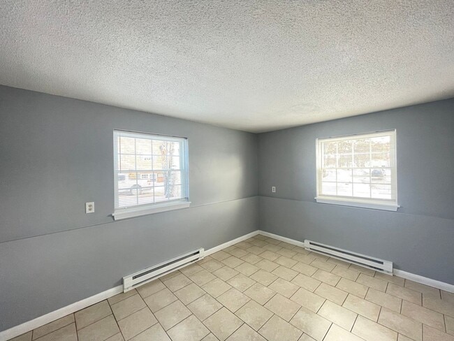 Building Photo - 179 Loudon Rd