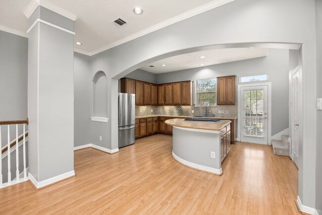 Building Photo - 7930 Stoneyway Dr