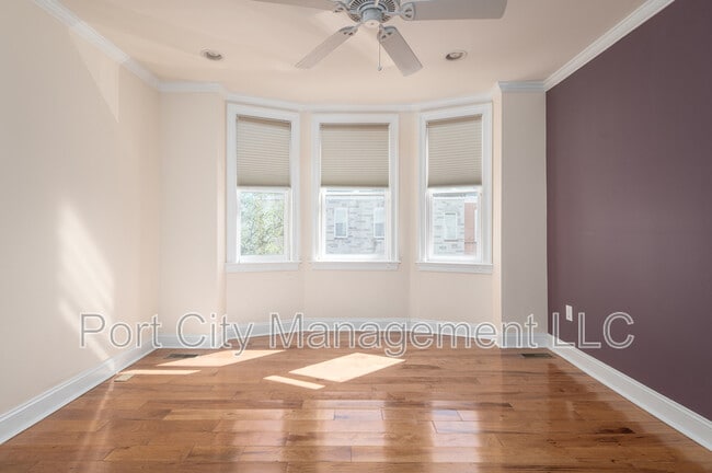 Building Photo - 724 S Ellwood Ave