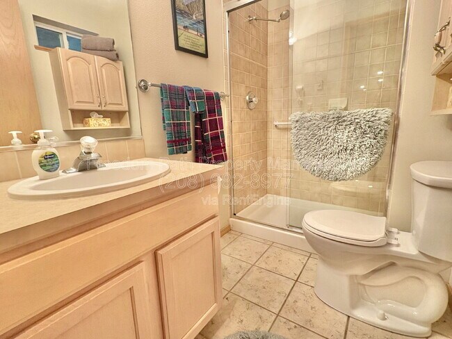 Building Photo - 5637 W Racquet Rd