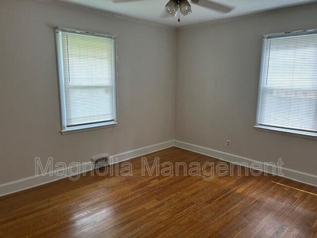 Building Photo - 437 Norvell St