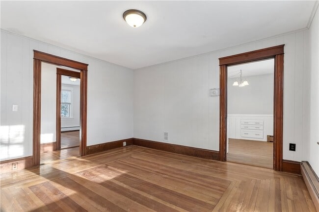 Building Photo - 19 Sherwood Ave