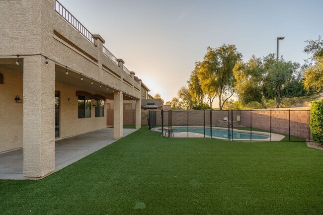 Building Photo - $3,500 For Lease Starting June 1, 2026 4 beds-2.5 Baths 2,421 Sq. Ft.  Amazing Gilbert 85298 Home...