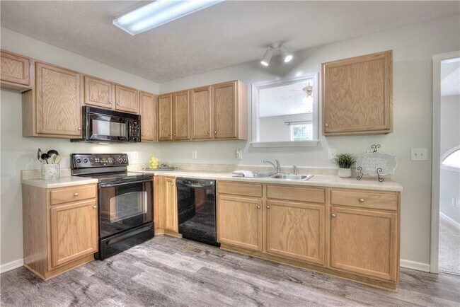 Building Photo - 178 Colton Dr