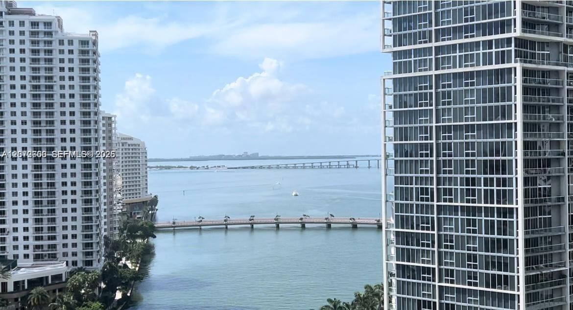 Building Photo - 300 Biscayne Boulevard Way