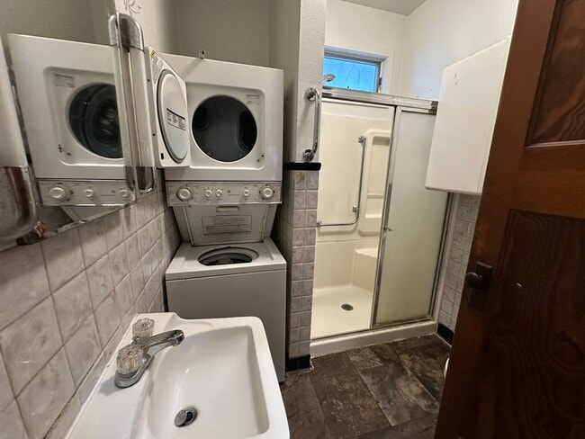 Building Photo - 2 bedroom house Rockwell City $780