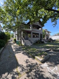 Building Photo - 1423 N San Joaquin St