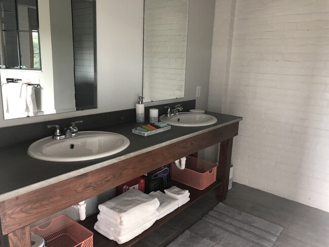 Building Photo - 110 Harvard St