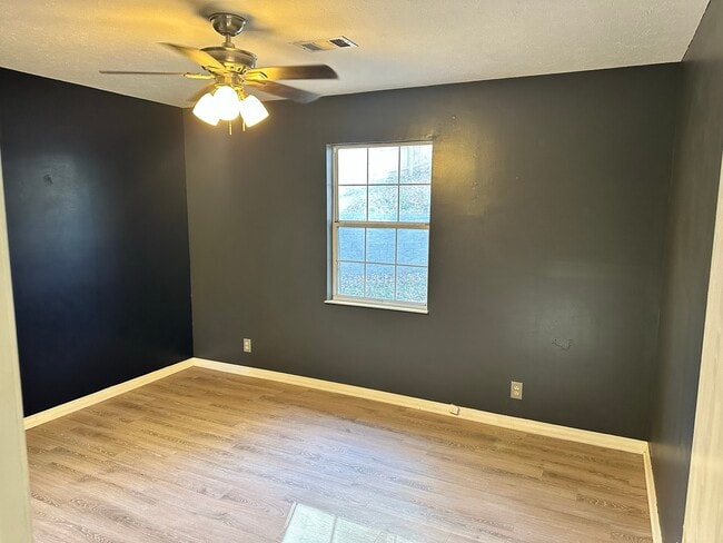 Building Photo - 6415 Bayard Park Dr