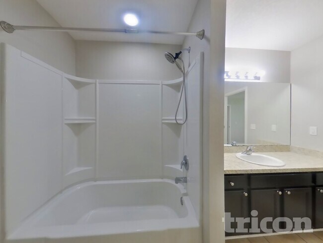 Building Photo - 78611 Rock Ct