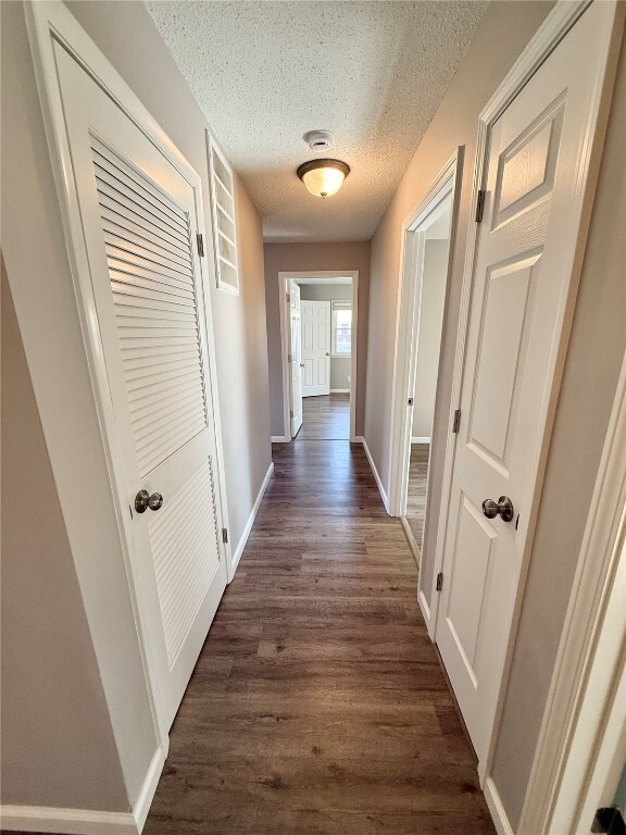 Building Photo - 107 Mark Trail Dr