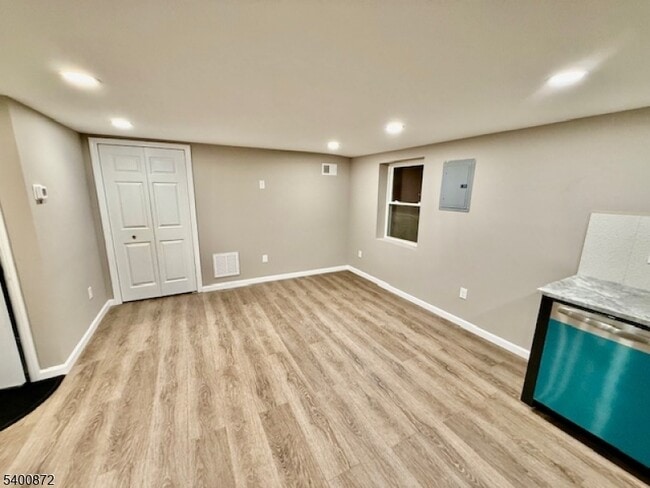 Building Photo - 264 Girard Ave